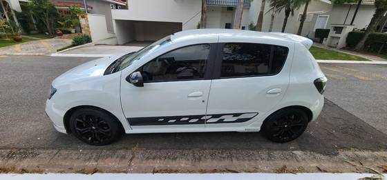 RENAULT SANDERO 2.0 16V HI-FLEX RS MANUAL RENAULT SANDERO 2.0 16V HI-FLEX RS MANUAL